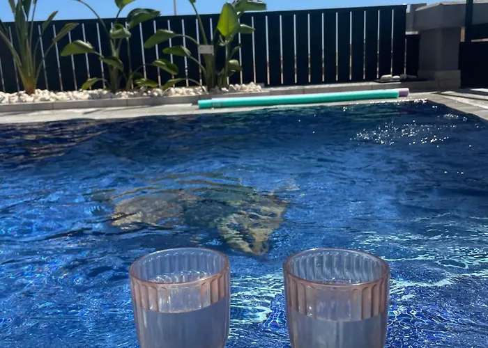 Luxury With Pool 1st Line The Sea *